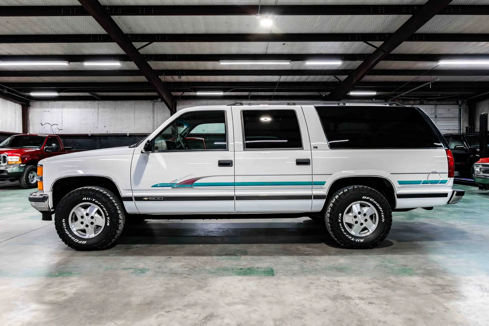 One Owner 1995-Chevrolet-Suburban-White-1GNFK16K7SJ343461-34.jpg